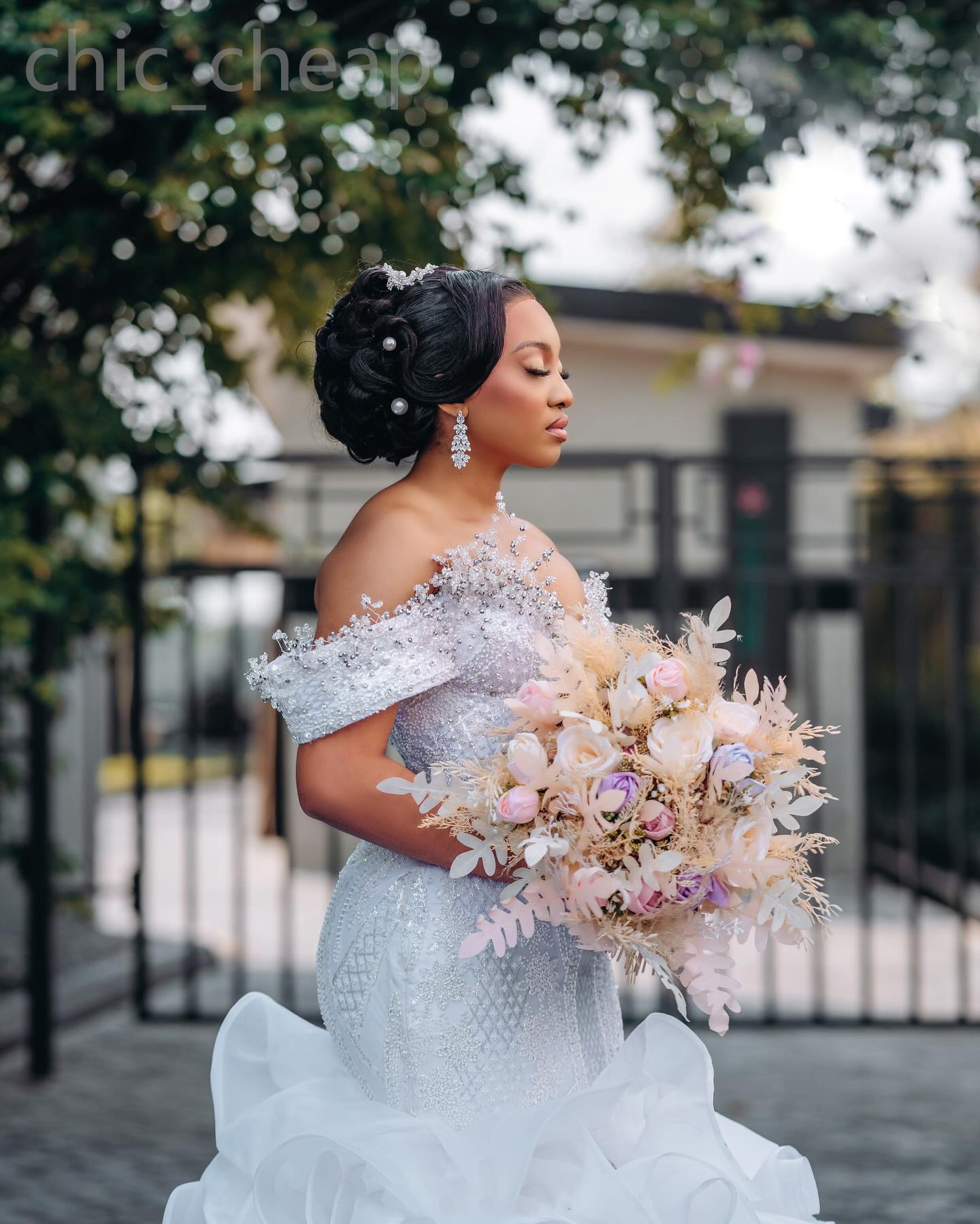 2024 Arabic Aso Ebi Plus Size Luxurious White Mermaid Wedding Dress Beaded Crystals Lace Organza Tiers Bridal Gowns Dresses ZJ034