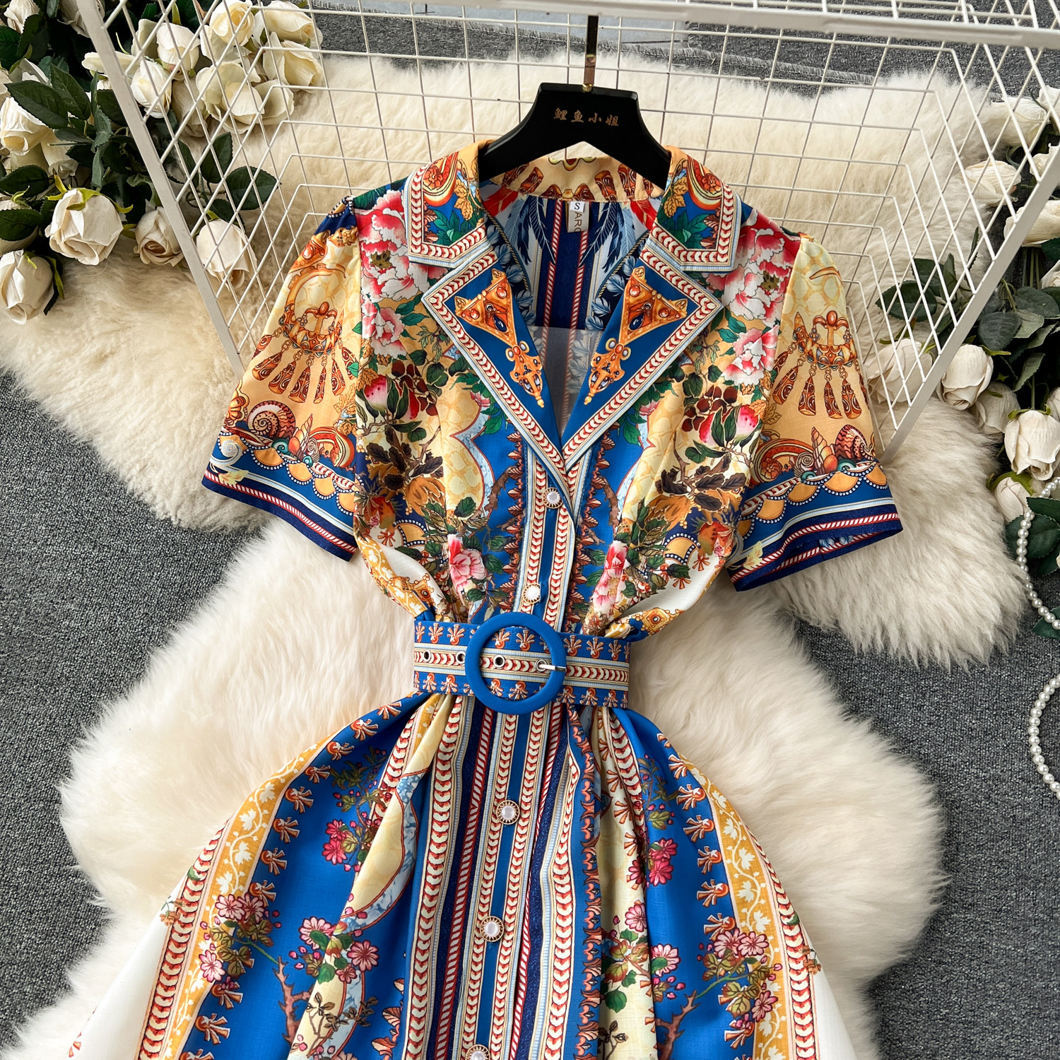 Casual Dresses Spring Vintage Floral Printed Dress High Waist V-neck Lantern Sleeve Short Pleated Dress White Red Long Sleeve A-line Dresses 2024