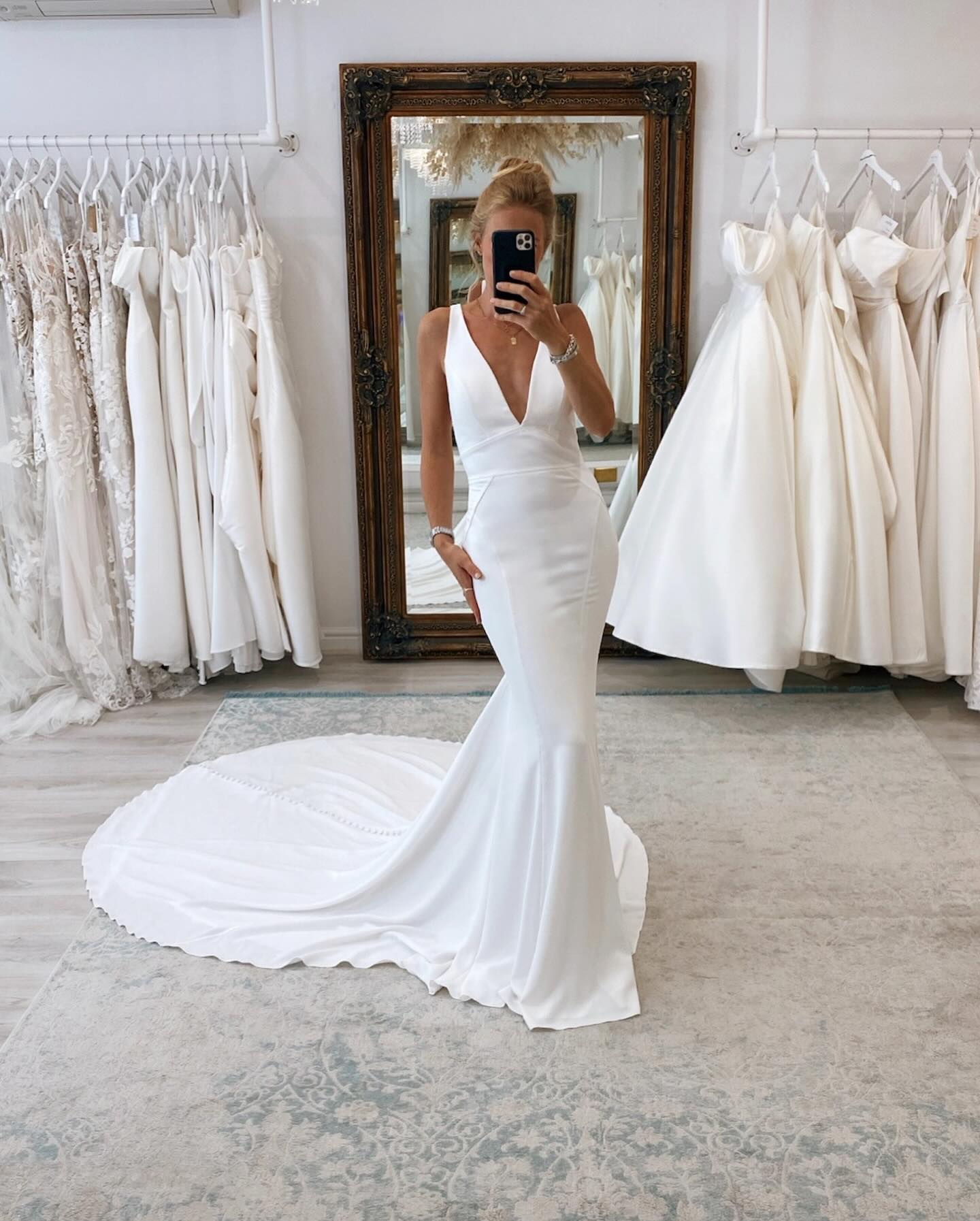 Boho Mermaid Dresses V Neck Satin Country Wedding Dress Classic Backless Wedding Bridal Gowns