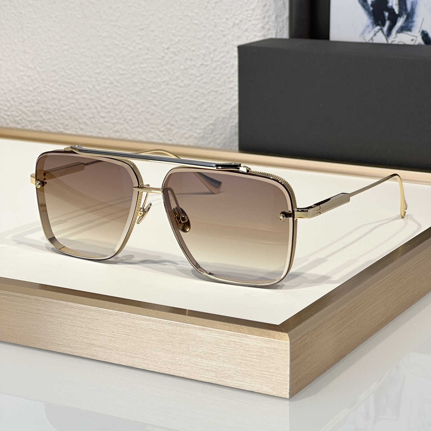 Designer Classic Sunglasses For Men Women Lasy Fashion Summer Square Stylish High Street Traveler Style Anti-Ultraviolet Retro Plate Full Frame Glasses Random Box