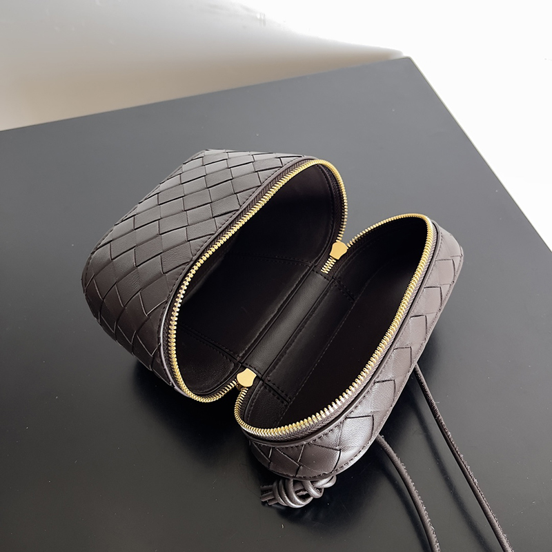10A Designer Cosmetic Lady Shoulder Genuine leather Crossbody 18CM Delicate knockoff Handle Bag