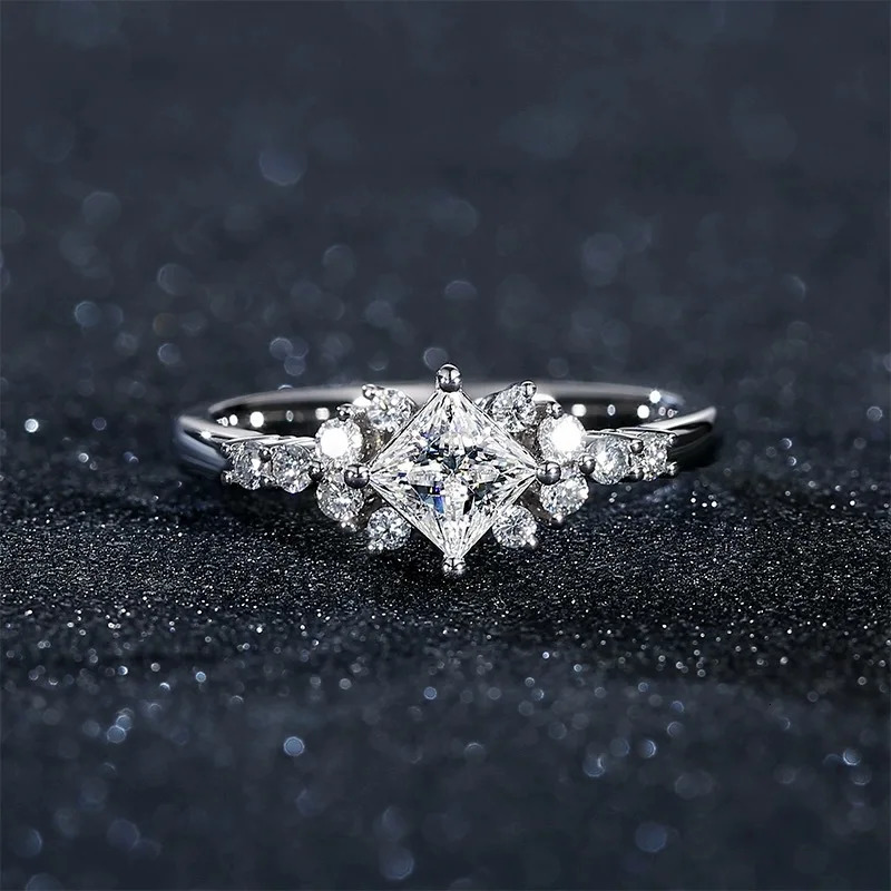 Sterling Silver 925 Womens Princess Square 6 x Ring 1 Carat 240307
