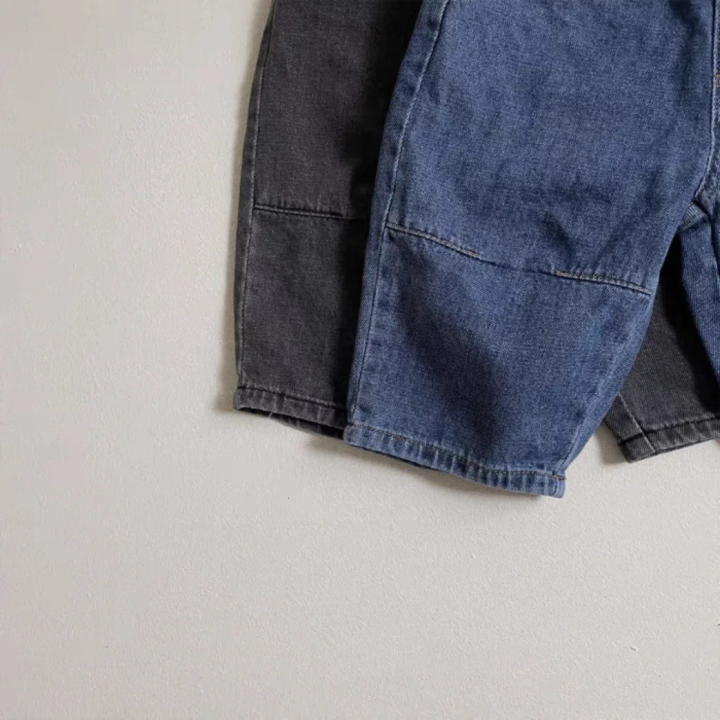 Autumn Baby Solid All-match Casual Jeans Boy Girl Children Retro Loose Pockets Wide Leg Pants Kids Cotton Fashion Denim Trousers 240228