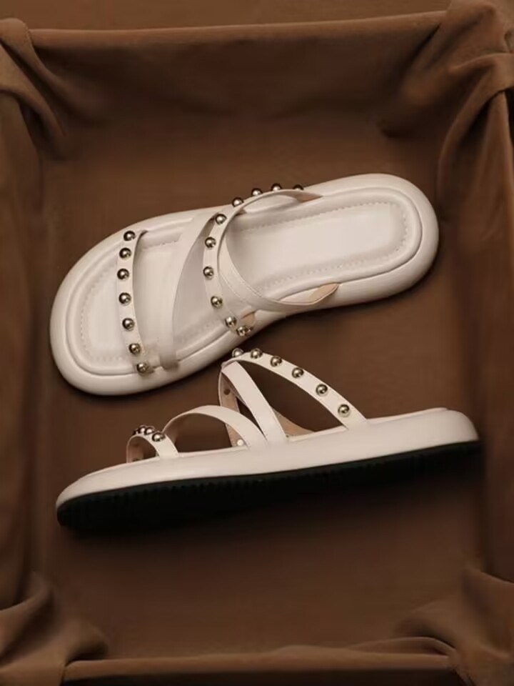 2024 Fashion Studded Slippers Real Soft Leather Comfortable Thick Sole Outdoor Beautiful Leisure Beach Sandals