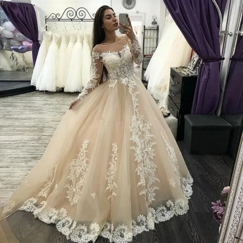 Elegant Champagne A e Wedding Dresses Lace Appliques Long Sleeves Country Bridal Gowns Court Train Garden Bride Dress 2024
