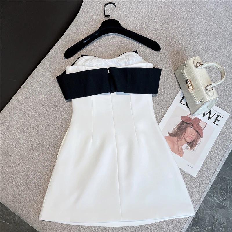 Casual Dresses 2024 Summer Arrival High Street Elegant Strapless Dress Womens Black And White Contrast Bow Knot Slim Fit Sexy
