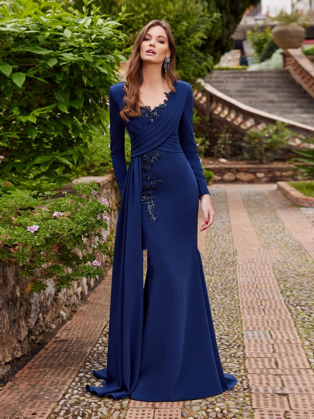 2024 Elegant Long Sleeves Mermaid Mother Of The Bride Dresses Dark Navy Wedding Guest Dress Lace Appliques Pleats Long Satin Prom Wear Modest Satin Ev