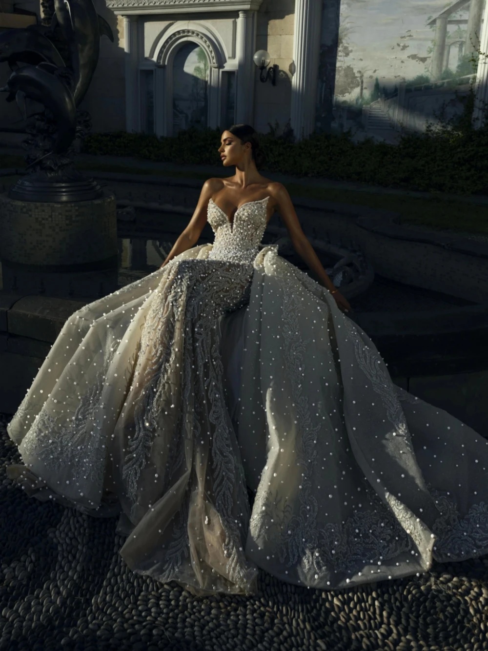 Graceful Applique Wedding Dress Strapless Pearls Mermaid Bridal Gowns Sleeveless Lace Illusion Bride Dresses Sweep Train Custom Made