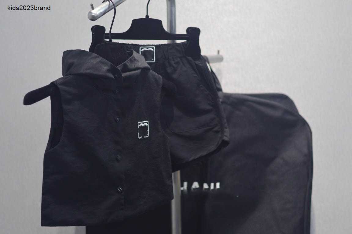 New kids tracksuits Summer baby two-piece set Size 100-160 CM Embroidered logo Sleeveless hooded vest and shorts 24Mar