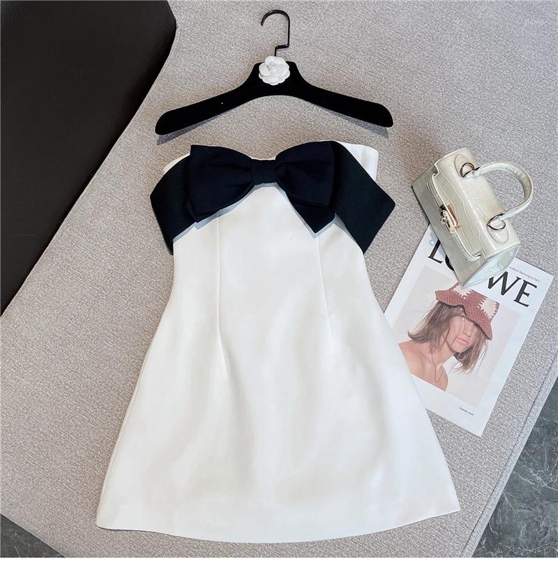 Casual Dresses 2024 Summer Arrival High Street Elegant Strapless Dress Womens Black And White Contrast Bow Knot Slim Fit Sexy