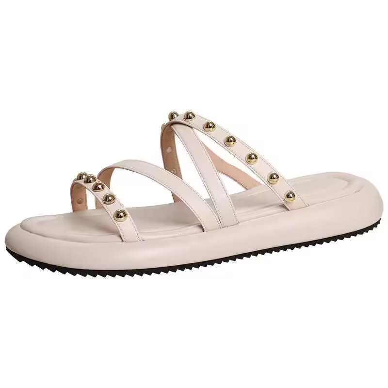 2024 Fashion Studded Slippers Real Soft Leather Comfortable Thick Sole Outdoor Beautiful Leisure Beach Sandals