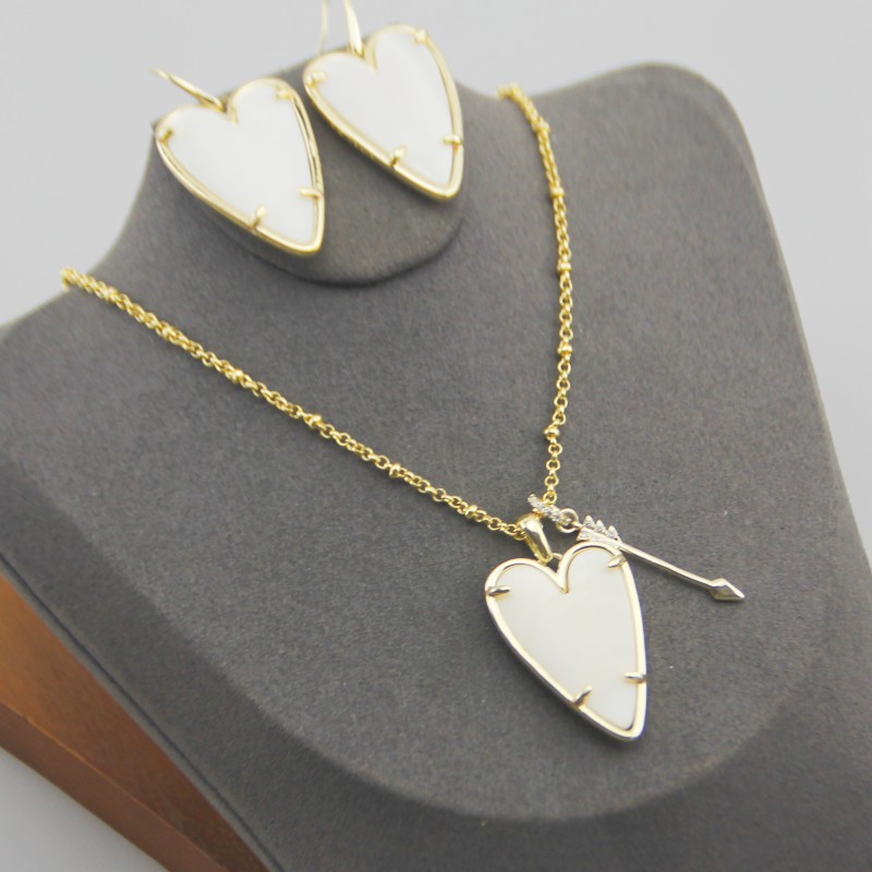 Pendant Earrings Set Necklaces Necklace White Shell Heart Real 18K Gold Plated Dangles Glitter Jewelries Letter Gift With free dust bag