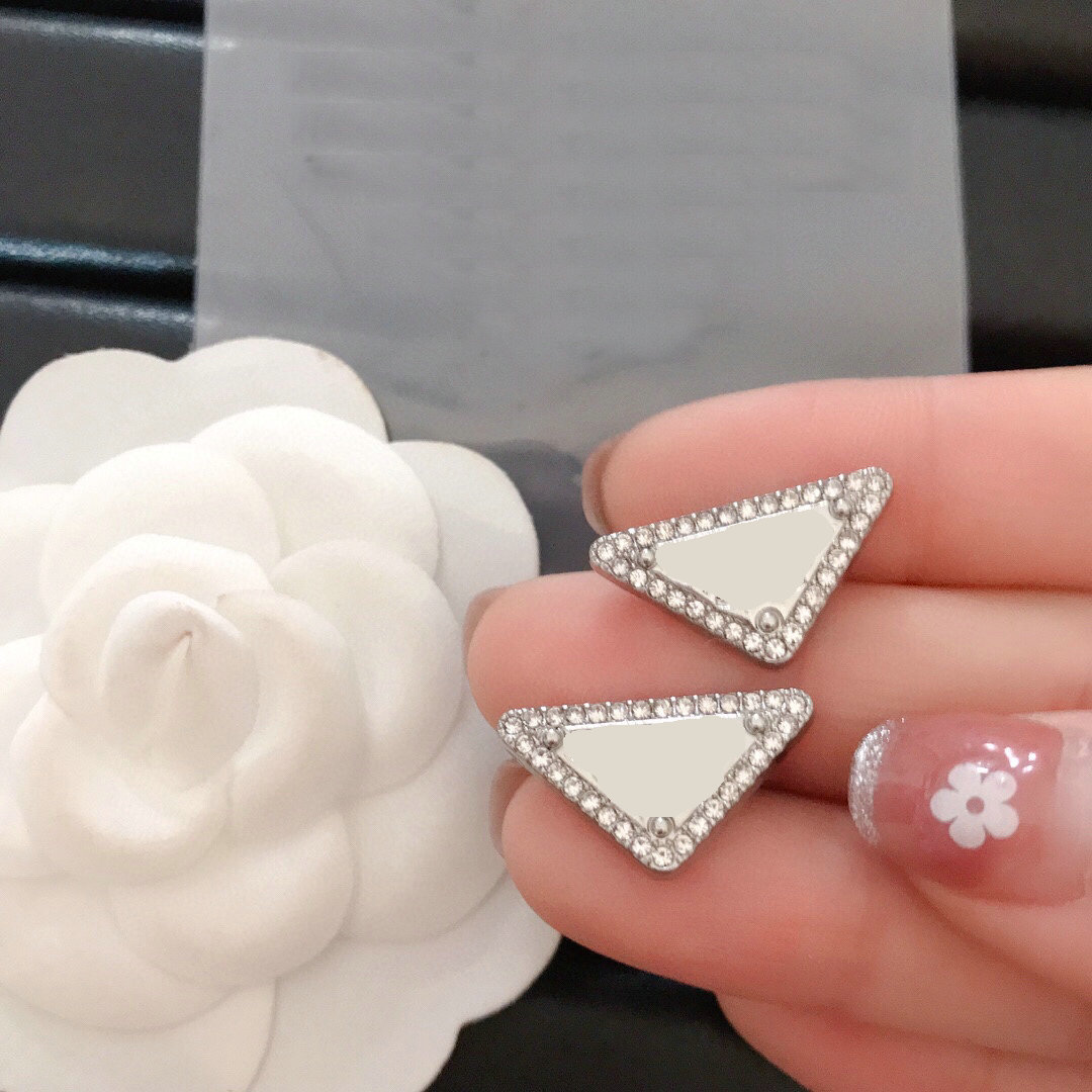 Luxury Designer Earrings Brand 18K Gold Plated Women Letter Diamond Earrings Girls Wedding Party Jewerlry Accessories