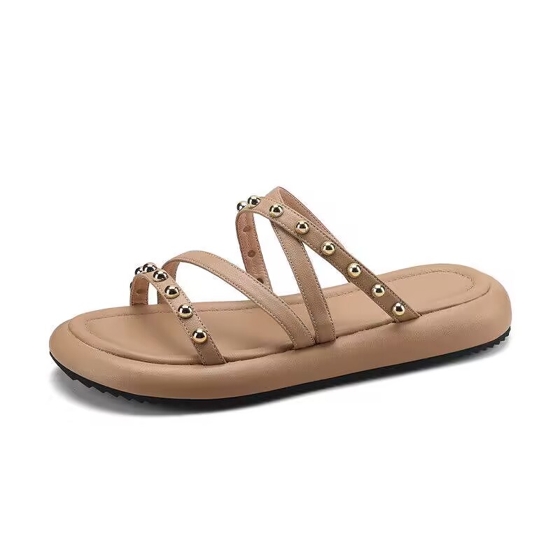 2024 Fashion Studded Slippers Real Soft Leather Comfortable Thick Sole Outdoor Beautiful Leisure Beach Sandals