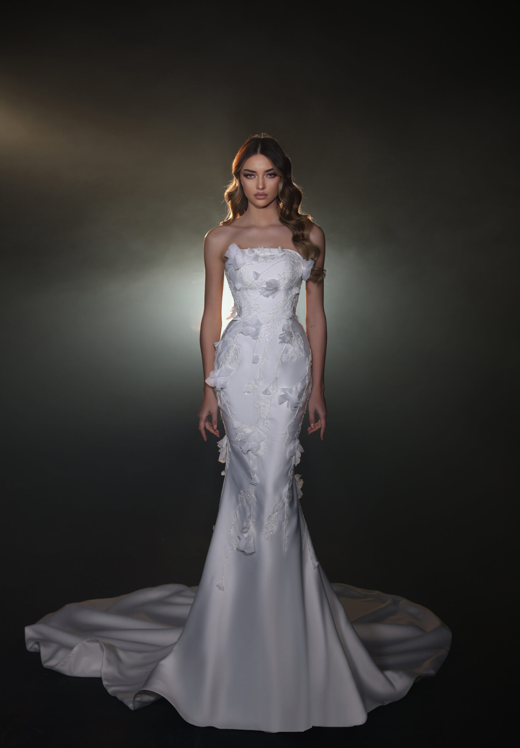 Charming Mermaid Wedding Dress 3D-Ral Appliques Bridal Gowns With Overskirts Sequins Backless Bride Dresses Sweep Train Custom Made 0219
