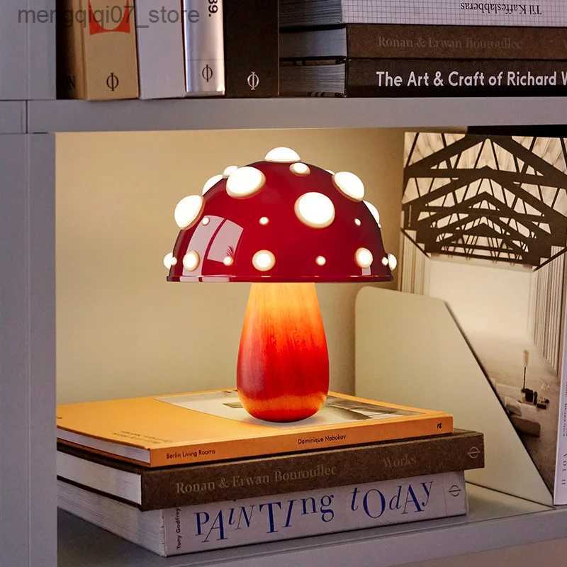 Lamps Shades Ins Decorative Small Mushroom Table Lamp Bedroom Bedside Study Dormitory Atmosphere Desk Light USB Rechargeable Night Light Gift L240311