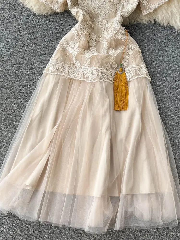 Retro Fairy Mesh Flower Embroidery Princess Dress Beige Short Sleeve Patchwork Tassel Pendant Party Midi Women Clothing Vestidos 240309