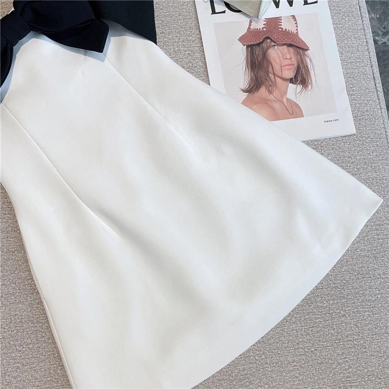 Casual Dresses 2024 Summer Arrival High Street Elegant Strapless Dress Womens Black And White Contrast Bow Knot Slim Fit Sexy