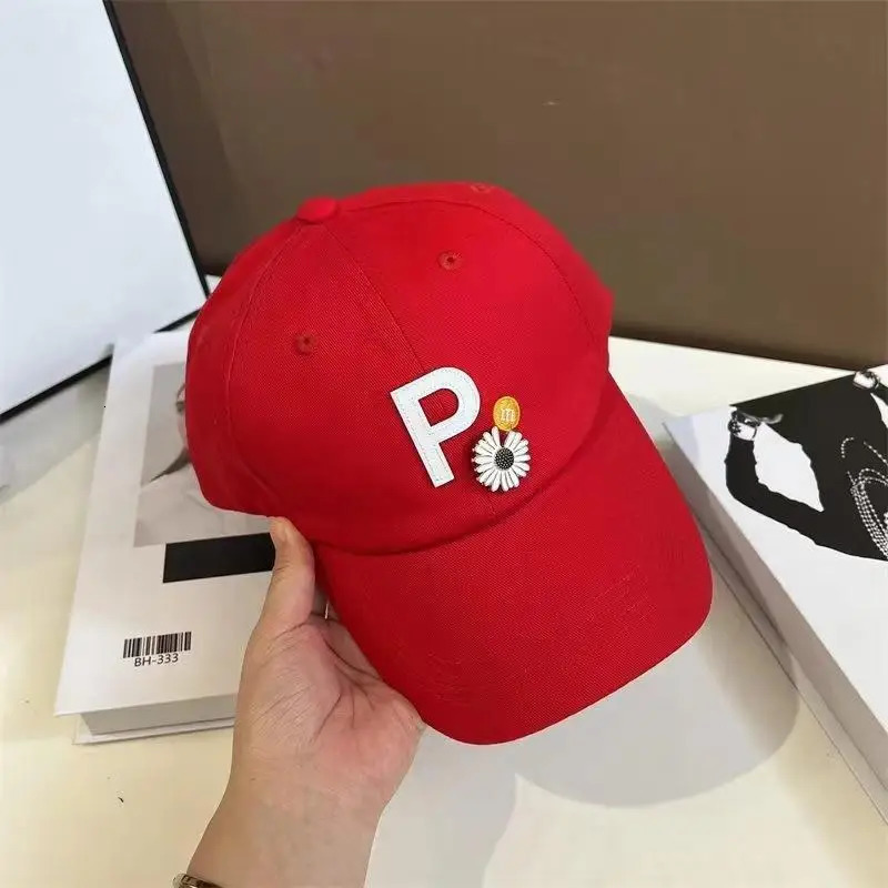 Y2K Unisex Red Daisy Baseball Cap Korean Version Fashion Trendy P Letter Red Hat High Quality PMO GD Peaked Cap Kpop Gorras PEAC 240227