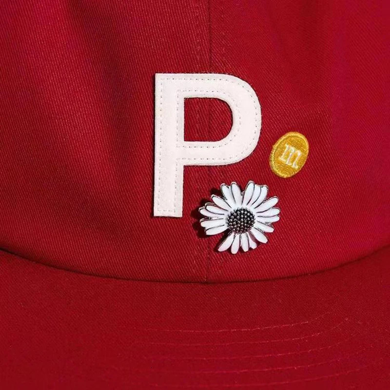 Y2K Unisex Red Daisy Baseball Cap Korean Version Fashion Trendy P Letter Red Hat High Quality PMO GD Peaked Cap Kpop Gorras PEAC 240227