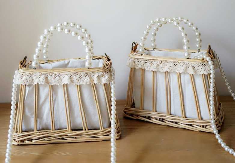 2024 New Pearl Bag Grass Woven Ins Vine Handheld Women s Vacation Small Square One Shoulder 240312