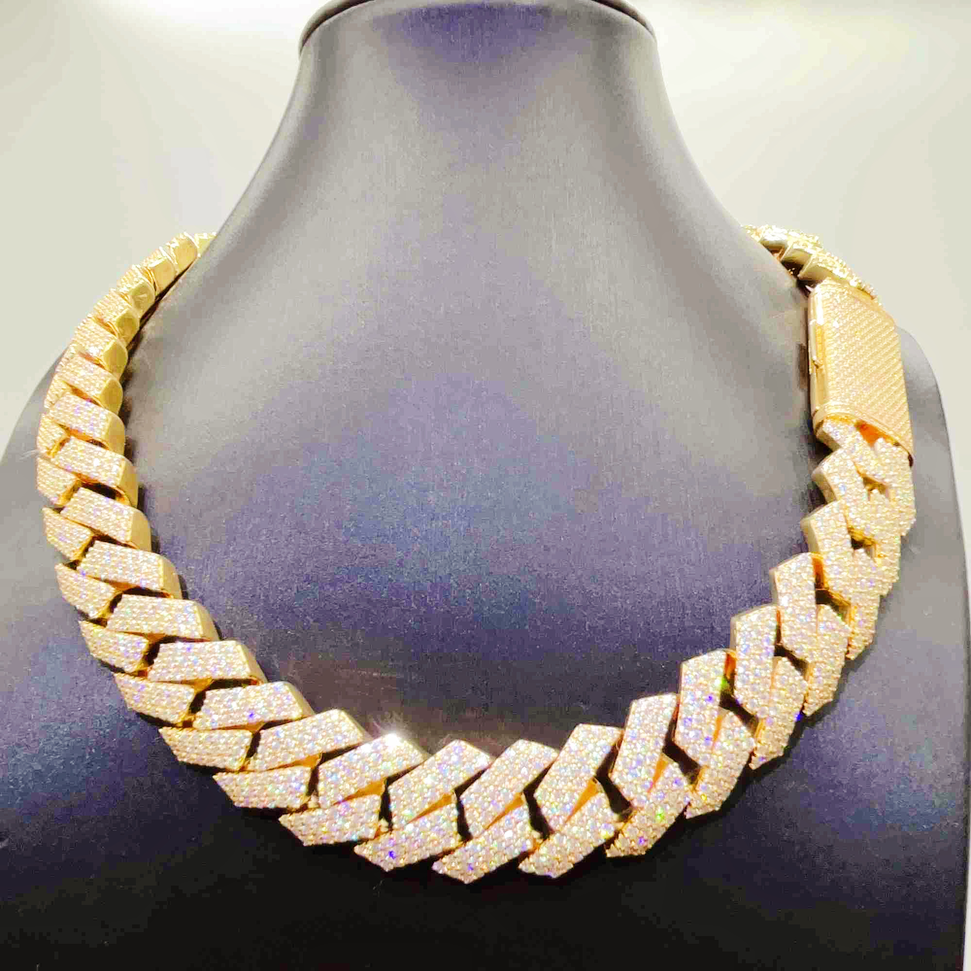 cuban link chain moissanite chain customized Cuban chain customization iced out chains for men Certificated Vvs moissanite chain bracelet designer jew