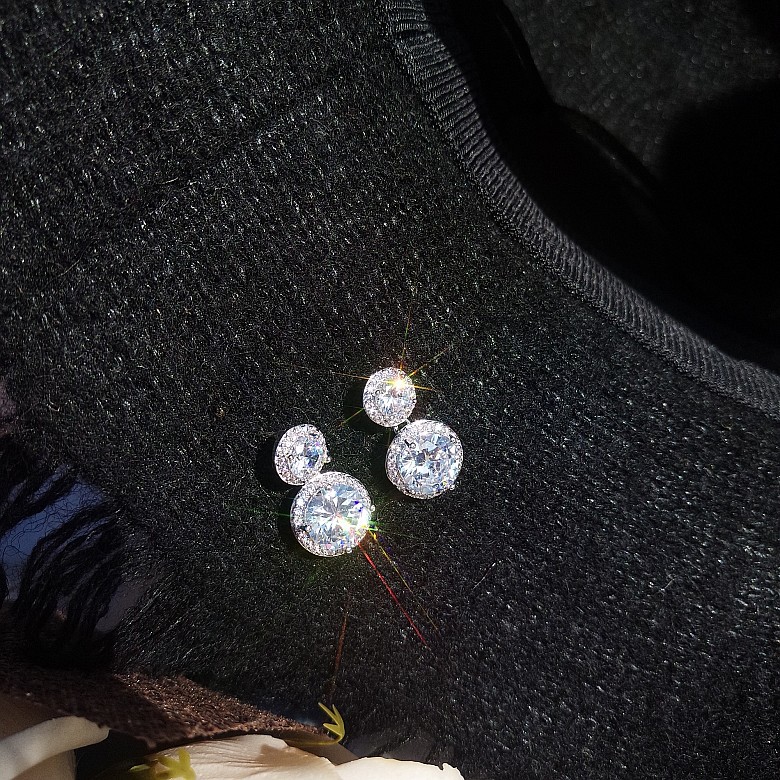 Stud Earrings: Sterg Sier White Cubic Zircon Amethyst CZ Dia Party Jewelry