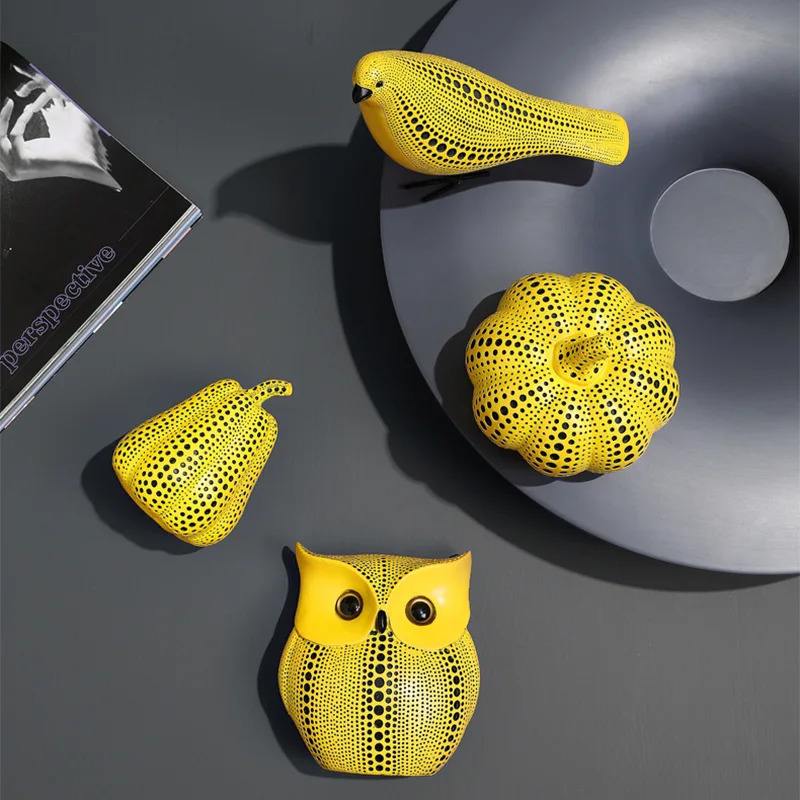 Pumpkin Kusama Yayoi Ornaments Modern Sculpture Polka Dot Owl Bird Art Home Interior Decoration Office Arts Wedding Christmas 240301