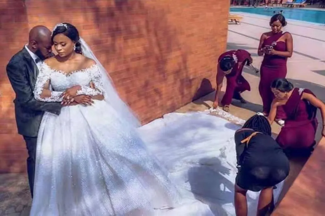 Beach Bohemian Dress Sexy Off Shoulder Lace Floral Bridal Long Rustic Country Wedding Gowns Arabic Dubai Vintage Cathedral Train Bride Gown