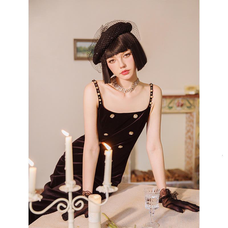 Summer Women Black Spaghetti Strap Bandage Dress Sexy Sleeveless Belt Buttons Celebrity Bodycon Club Midi Party Dress 210625wtt