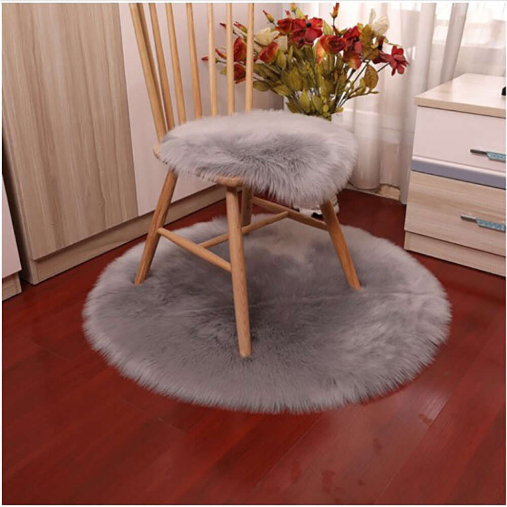 Round White Imitation Wool Acrylic Carpet, Thickened Long Plush Baby Bedroom Floor Mat, Home Window Decoration Carpet