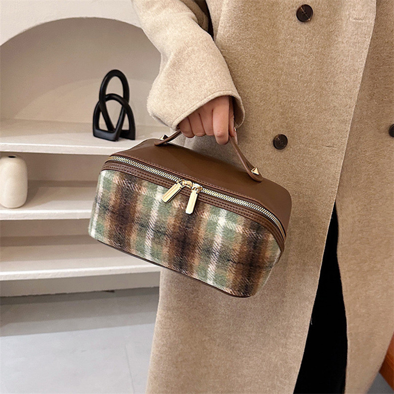 Women Fashion Evening Bags Large Opening High-Capacity Organ Pillow PU leather Makeup Organizer Portable Women Cosmetic Storage Bag Tote 3AB