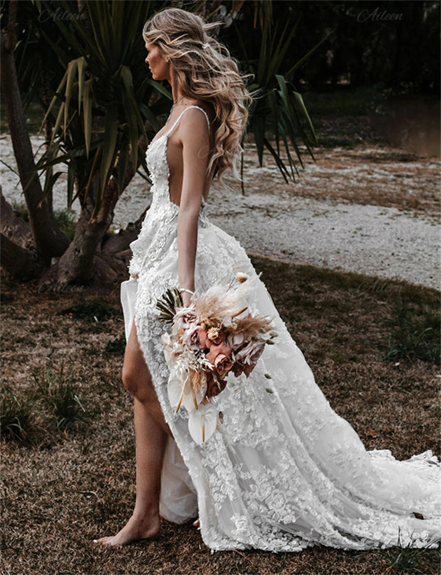 Sexy Bohemian Beach Lace Wedding Dresses Spaghetti Backless Side Split Summer Long Bridal Gowns Sleeveless 2024 Country Bride Dress