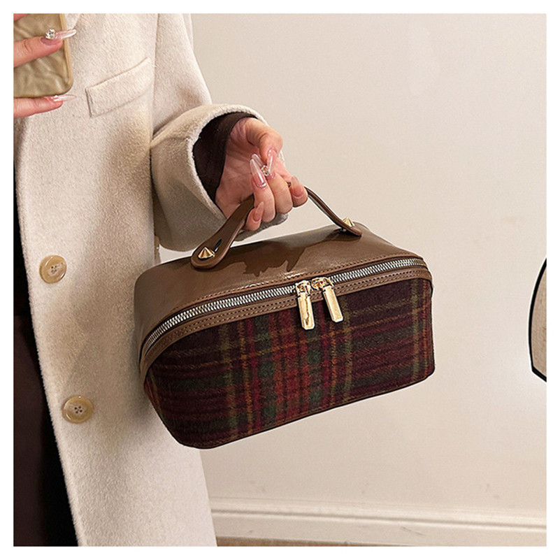 Women Fashion Evening Bags Large Opening High-Capacity Organ Pillow PU leather Makeup Organizer Portable Women Cosmetic Storage Bag Tote 3AB