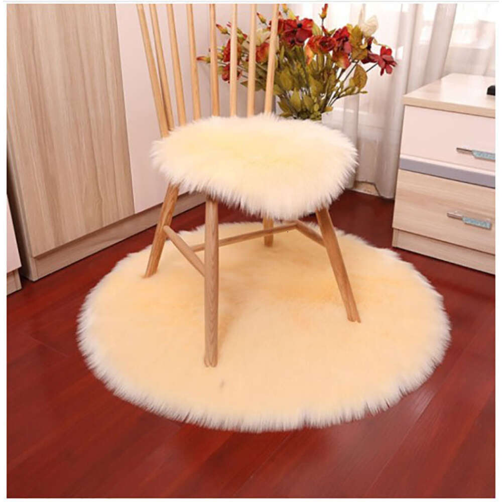 Round White Imitation Wool Acrylic Carpet, Thickened Long Plush Baby Bedroom Floor Mat, Home Window Decoration Carpet
