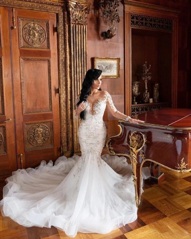 Luxurious Arabic Mermaid Wedding Dresses Dubai Sparkly Crystals Long Sleeves Bridal Gowns Court Train Tulle Skirt Robes