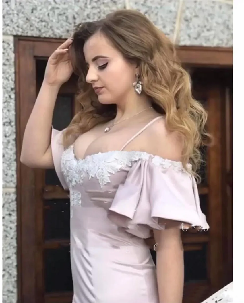 Pink Mermaid Bridesmaid Dresses Spaghetti Sweep Train White Appliques Garden Country Wedding Guest Gowns Maid of Honor Dress Plus Size