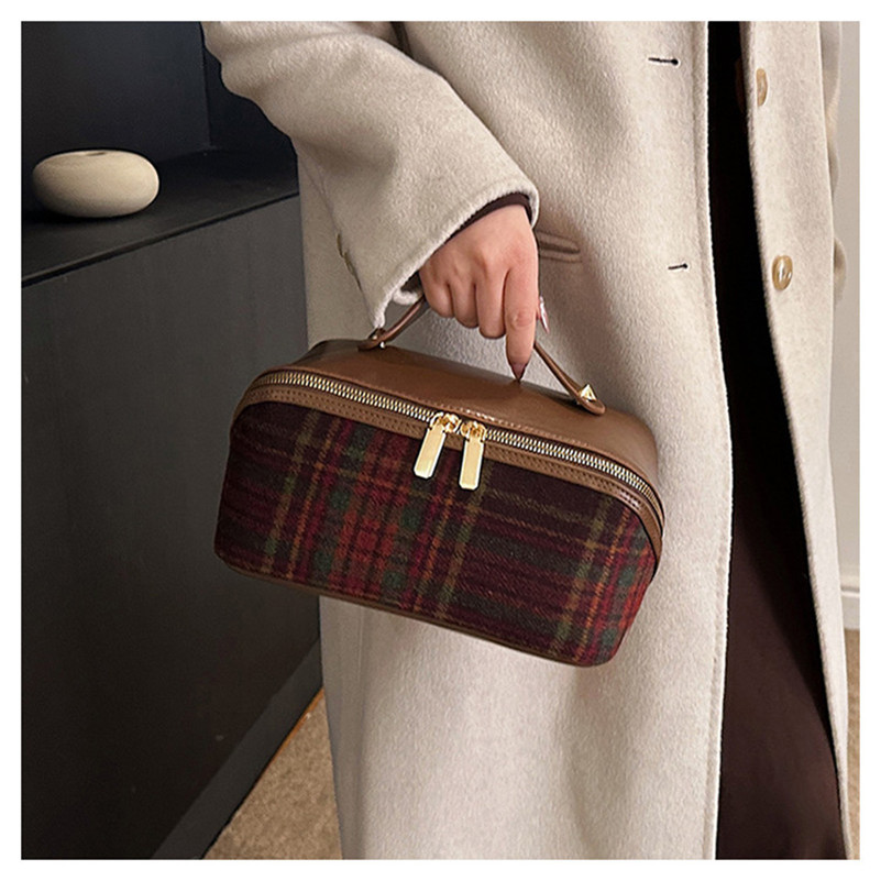 Women Fashion Evening Bags Large Opening High-Capacity Organ Pillow PU leather Makeup Organizer Portable Women Cosmetic Storage Bag Tote 3AB