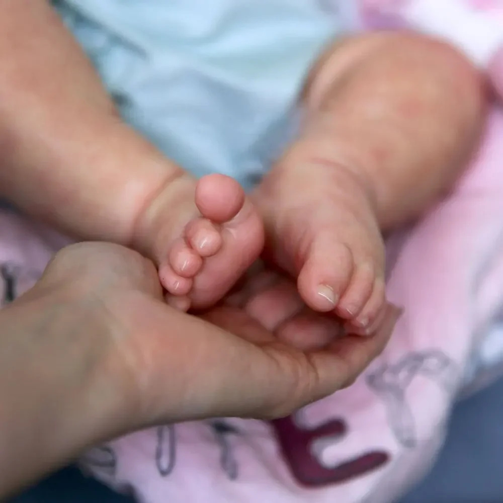 Maddie Bebe Reborn Girls Full Body Silicone Vinyl born Baby Dolls For Familys Christmas Gift reborn 240227