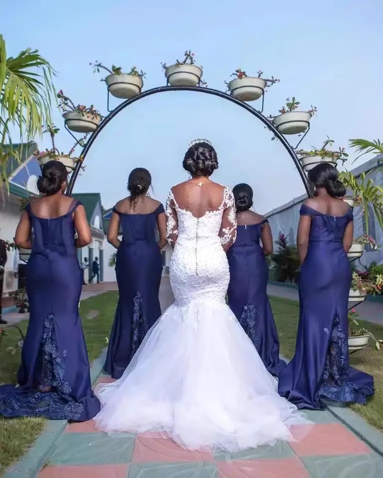 Sexy Long Sleeves Mermaid Wedding Dresses Lace D Applique Sweep Train Back See Through Custom Made Bridal Gowns Bridal Gowns Court Train Tulle Skirt R