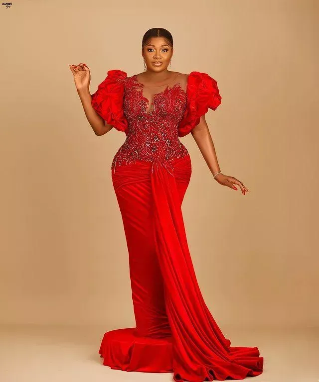 Red Urious Sexy Prom Dresses Lace Beaded Crystals Evening Formal Party Second Reception Birthday Engagement Gowns Dress Plus Size Arabic Aso Ebi 0219