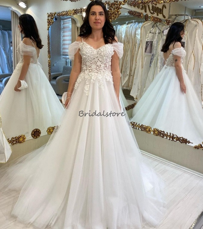 Rustic Boho Lace Wedding Dress Spaghetti Straps Sexy Backless Country Bridal Gown A Line Floor Length Tulle Bohemian Beach Bride Dress Robe De Mariee 