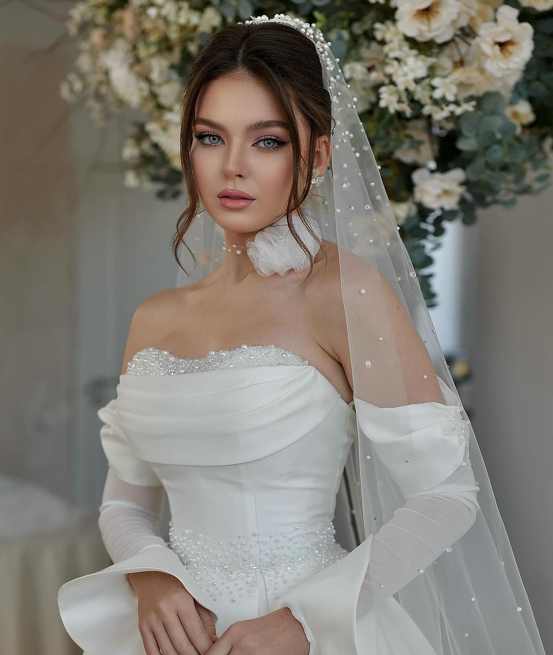 Elegant Plus Size A Line Wedding Dresses Strapless Tiered Satin Pearls Beaded Long Sleeves Sweep Train Beach Boho Bridal Gowns For Wedding Party Custo