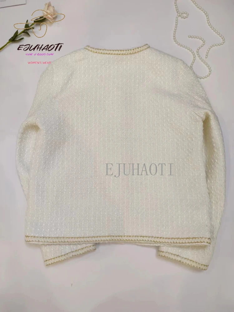 Womens Jacket Small Fragrance Coat Autumn Winter Korean Fashion Off White French Short Style Tweed Tops 240307