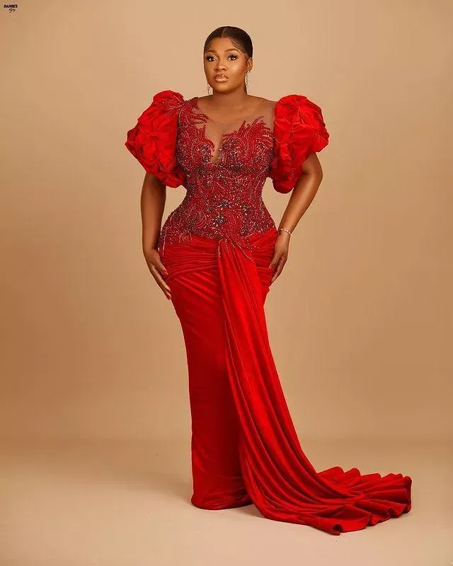 Red Urious Sexy Prom Dresses Lace Beaded Crystals Evening Formal Party Second Reception Birthday Engagement Gowns Dress Plus Size Arabic Aso Ebi 0219