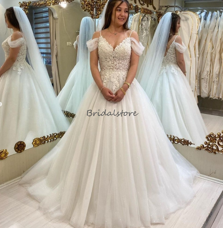 Rustic Boho Lace Wedding Dress Spaghetti Straps Sexy Backless Country Bridal Gown A Line Floor Length Tulle Bohemian Beach Bride Dress Robe De Mariee 