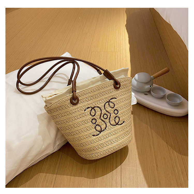Women's High Capacity Woven Grass Bag Shoulder Summer Beach Water Bucket