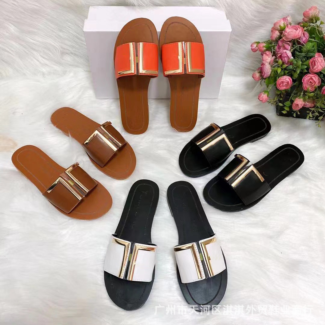 Designer brand Buckle Spring 2024 New Slippers Summer Hardware Casual Flat Shoes Sandals Popular Womens Slide