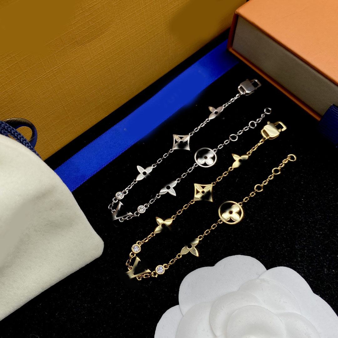 Women Designer Chain Bracelet Luxury Crystal Charm Bracelet 18K Gold Silver Plated Pendant Fashion Clover Letter Diamond Bangle Jewelry With Box High Quality