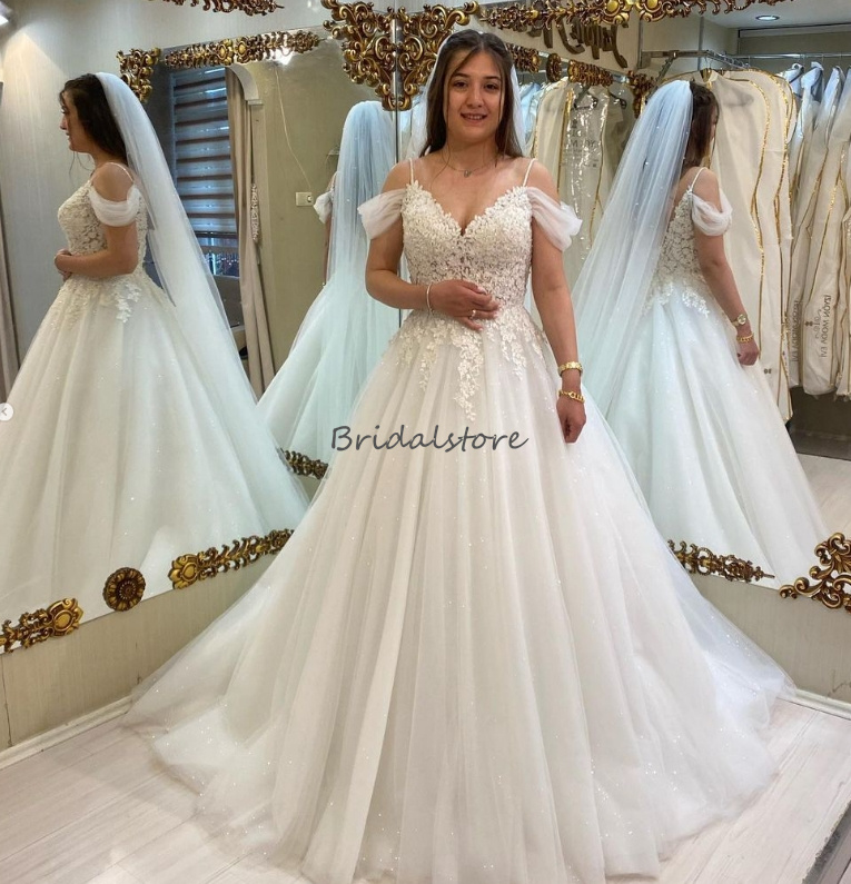 Rustic Boho Lace Wedding Dress Spaghetti Straps Sexy Backless Country Bridal Gown A Line Floor Length Tulle Bohemian Beach Bride Dress Robe De Mariee 